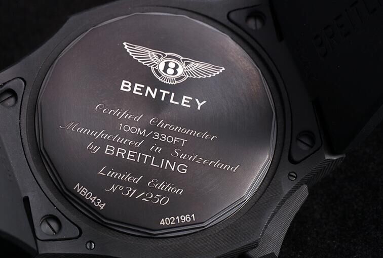 Breitling Bentley GMT B04 S Carbon_