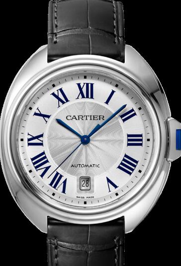 The blue hands and hour markers guarantee an optimum readability of the timepiece.