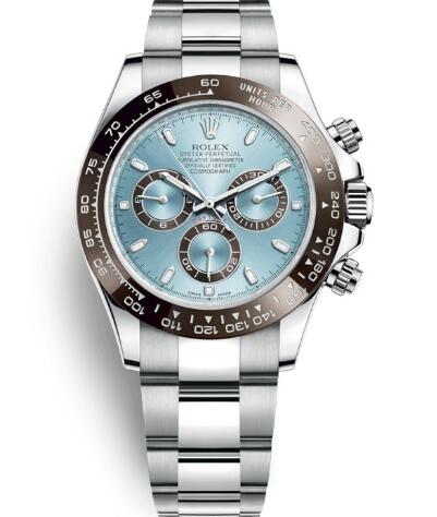 The ice blue dial makes the timepiece very pure and fresh.