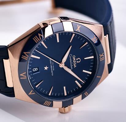 The Sedna gold case makes the Omega more luxurious.
